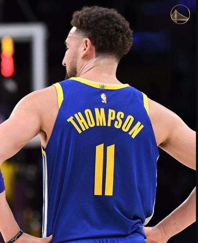 快船队记：伦纳德在今天的比赛中仍将受到出场时间限制