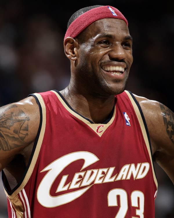 5个月2次重伤：阿诺德的皇马156分钟噩梦，数据揭示3大伤病因