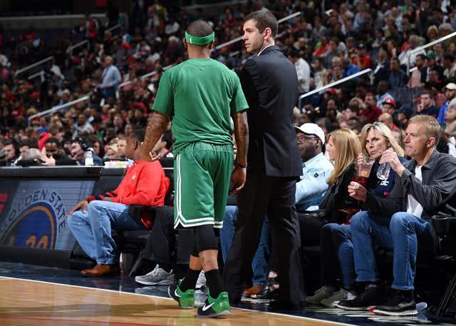 里夫斯17罚15中狂砍36分8助攻，湖人铩羽凯尔特人背靠背鏖战惨败