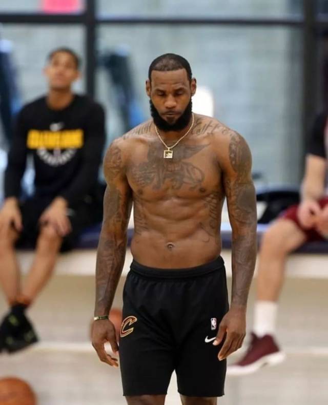 斯科尔斯：梅努在英超每次都是替补出场