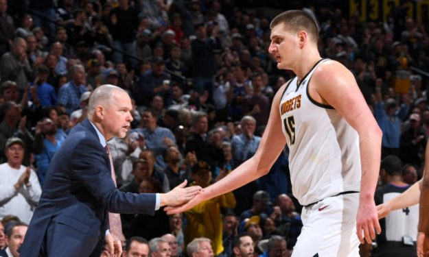 绿茵场上的百年世仇，皇马与巴萨，一场足球背后的政治战争