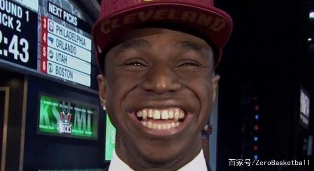 安东内拉偶遇网红街头采访：你是做什么工作的