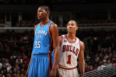 活久见，阿根廷杯决赛独立队主帅用脚绊倒对手拖延时间被罚下