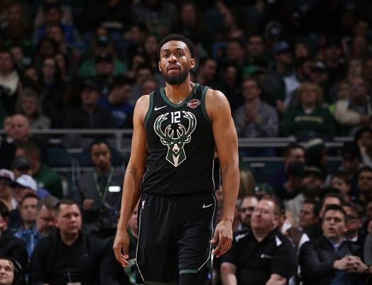 和三笘薰合影的11岁小球员有日本和法国血统，出自吉田麻也担任院长的青训机构