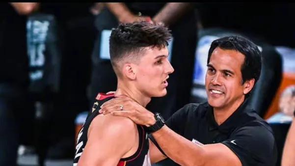 中国女足出战英格兰女足名单：王霜、吴海燕领衔，张琳艳在列