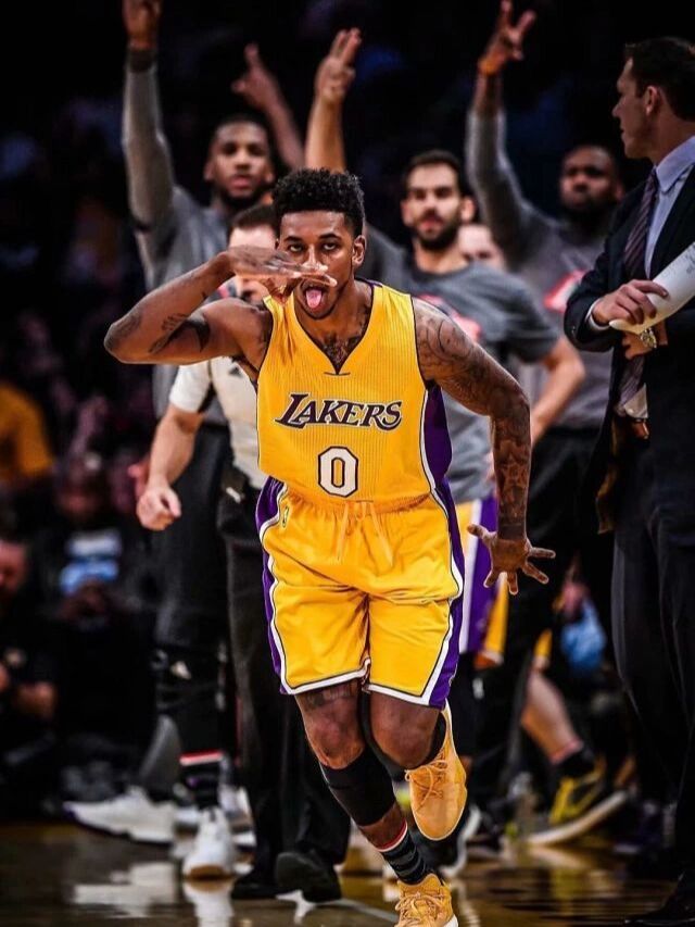 里弗斯称亚历山大若为美国人将成NBA最大牌球星